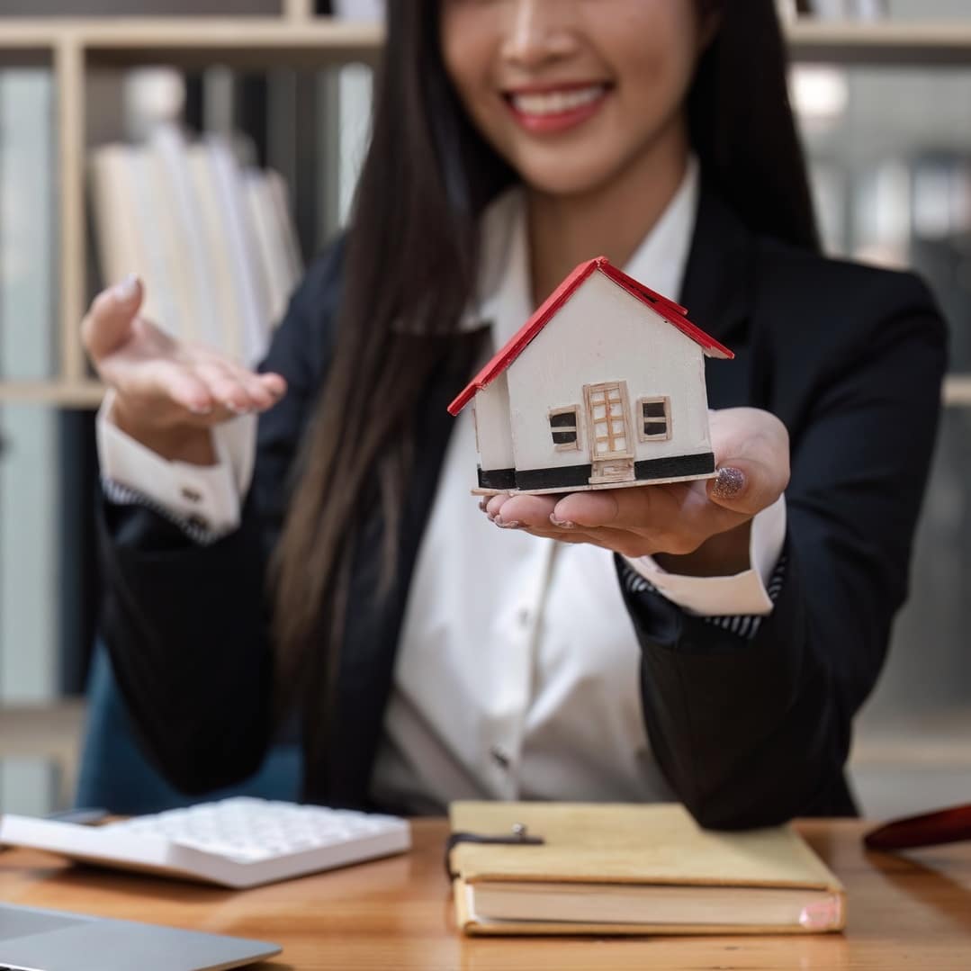 Duluth Georgia closing real estate attorney at desk
