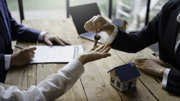 Real estate closing with keys
